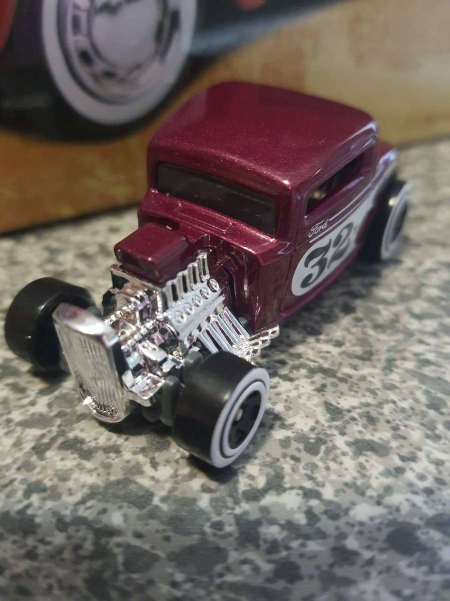 HOT WHEELS '32 FORD