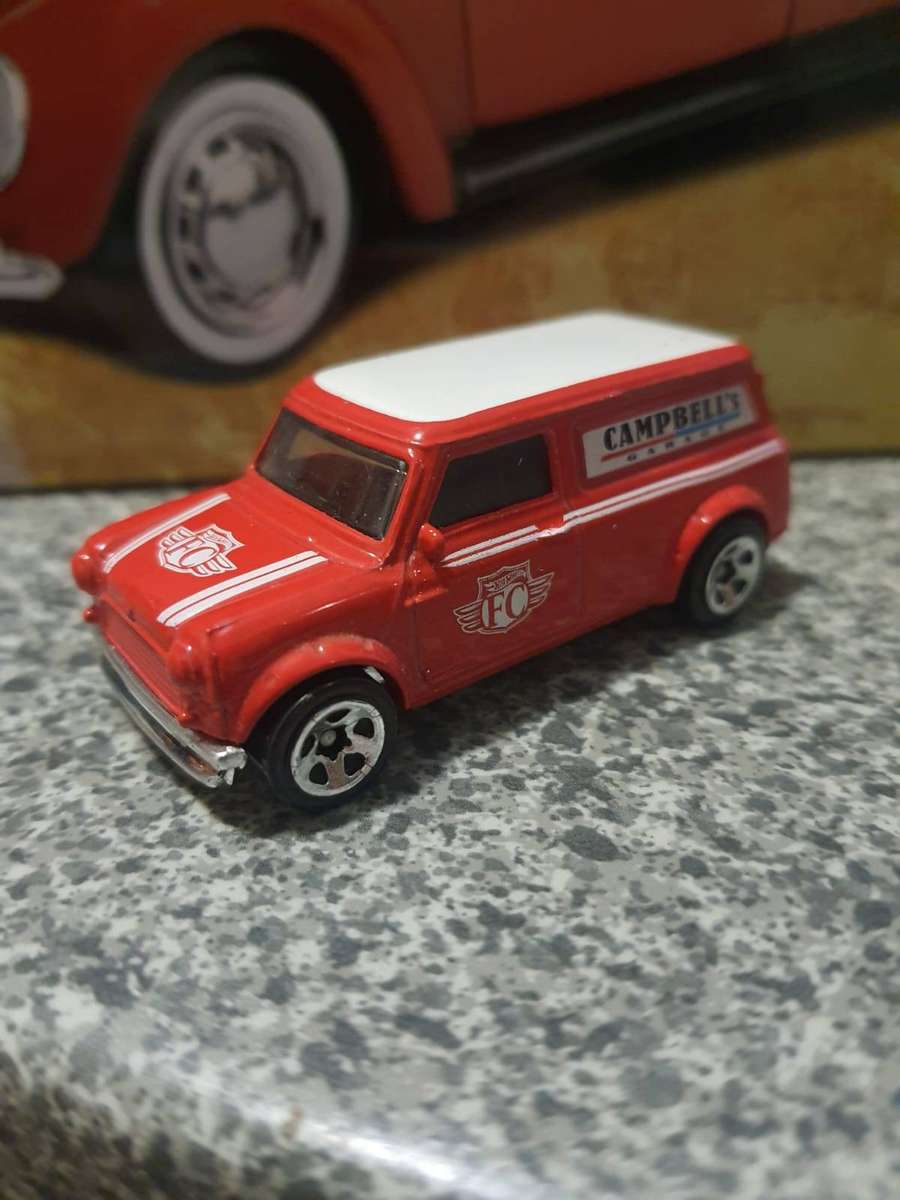 HOT WHEELS AUSTIN MINI VAN