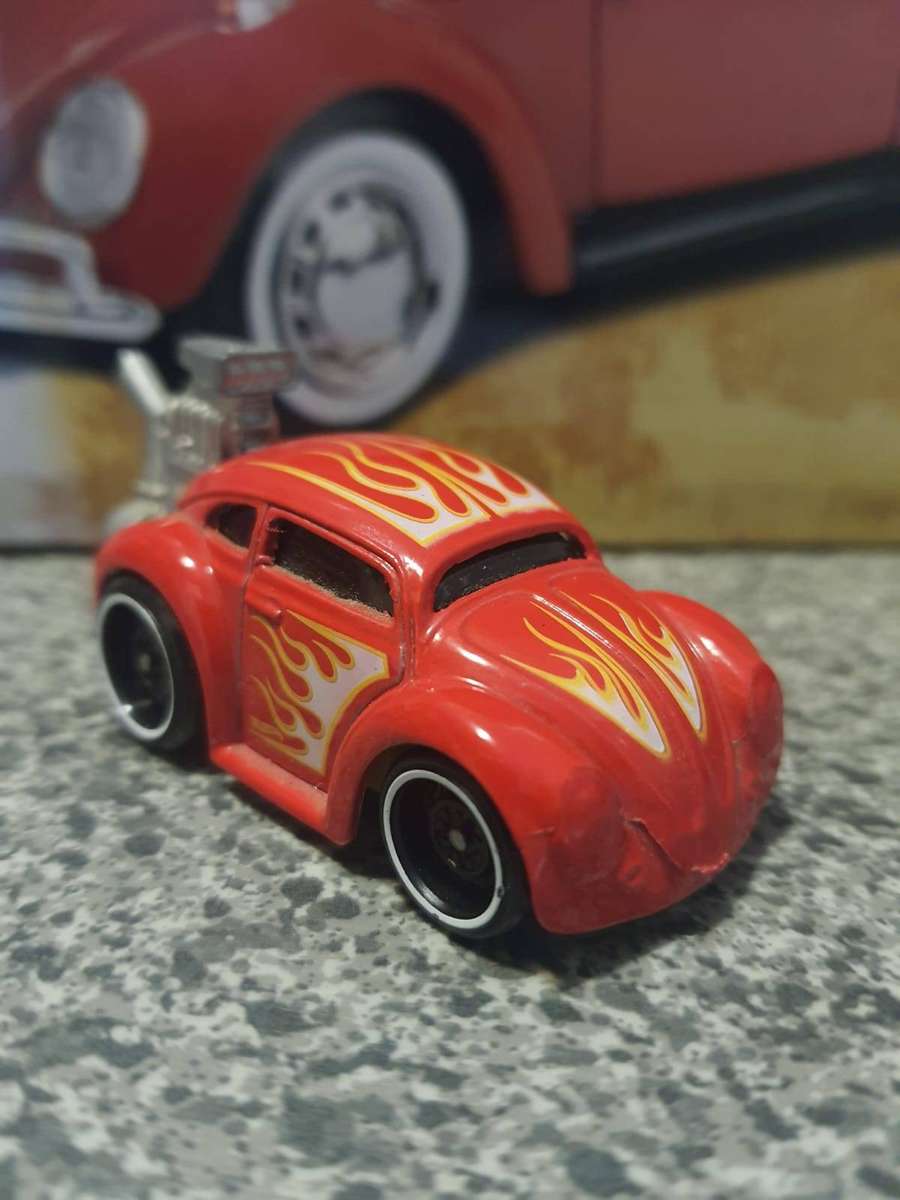 HOT WHEELS VOLKSWAGEN BEETLE