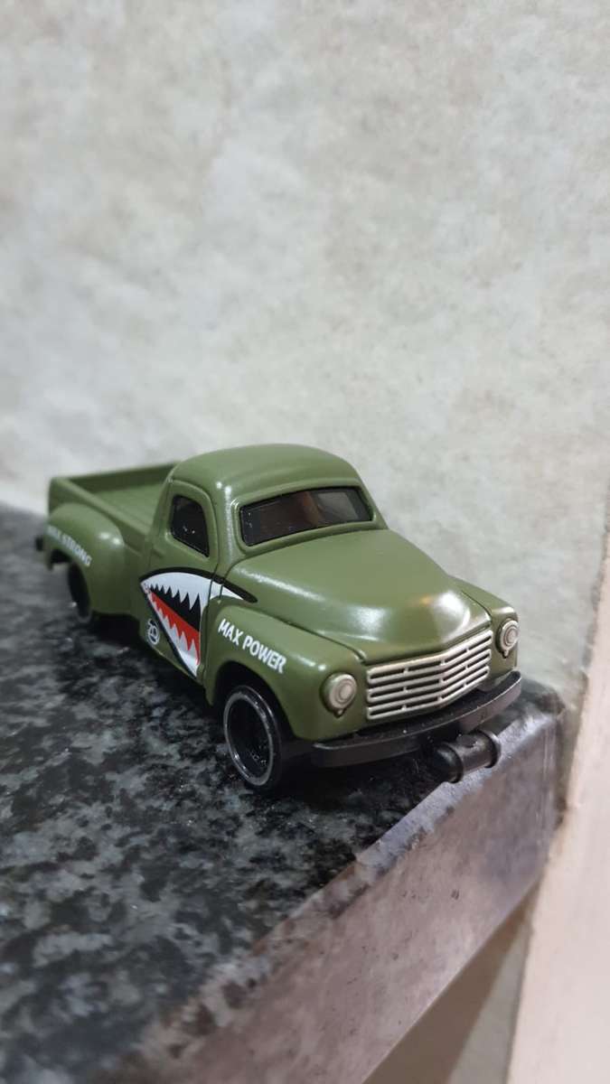 ACTION WHEELS (LIKE HOT WHEELS)