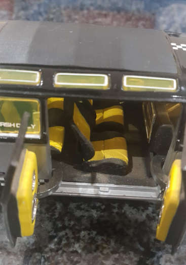 MAISTO VOLKSWAGEN VAN "SAMBA" 1:25