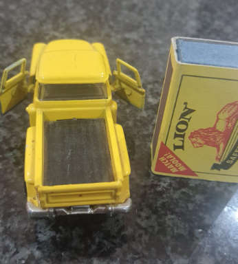 UNKNOWN MODEL CAR