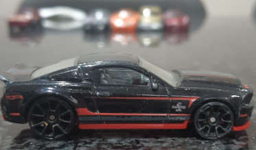 HOT WHEELS '10 FORD SHELBY GT 500