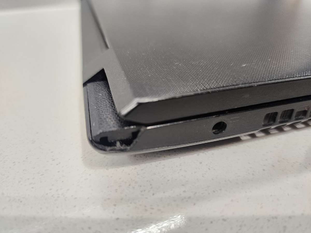 Lenovo ideapad 110 i3 6th Gen Laptop | 4GB RAM | 120GB SSD | Read Important Notes | Sold As-Is