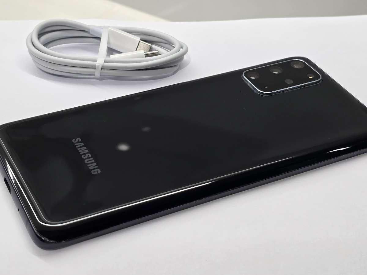 Samsung Galaxy S20+ 128GB  Great Condition (Minor Flaws)