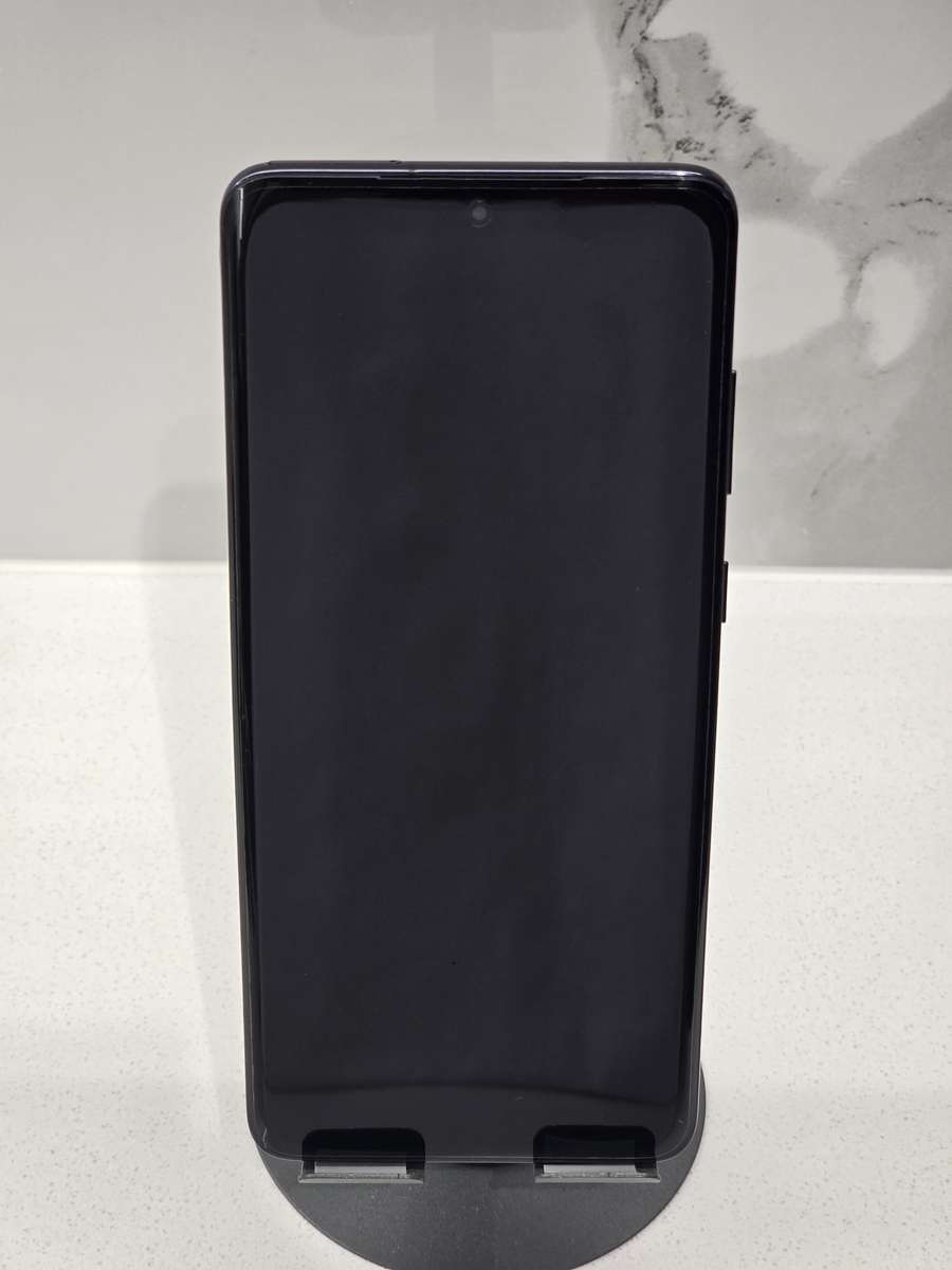 Samsung Galaxy S20+ 128GB  Great Condition (Minor Flaws)