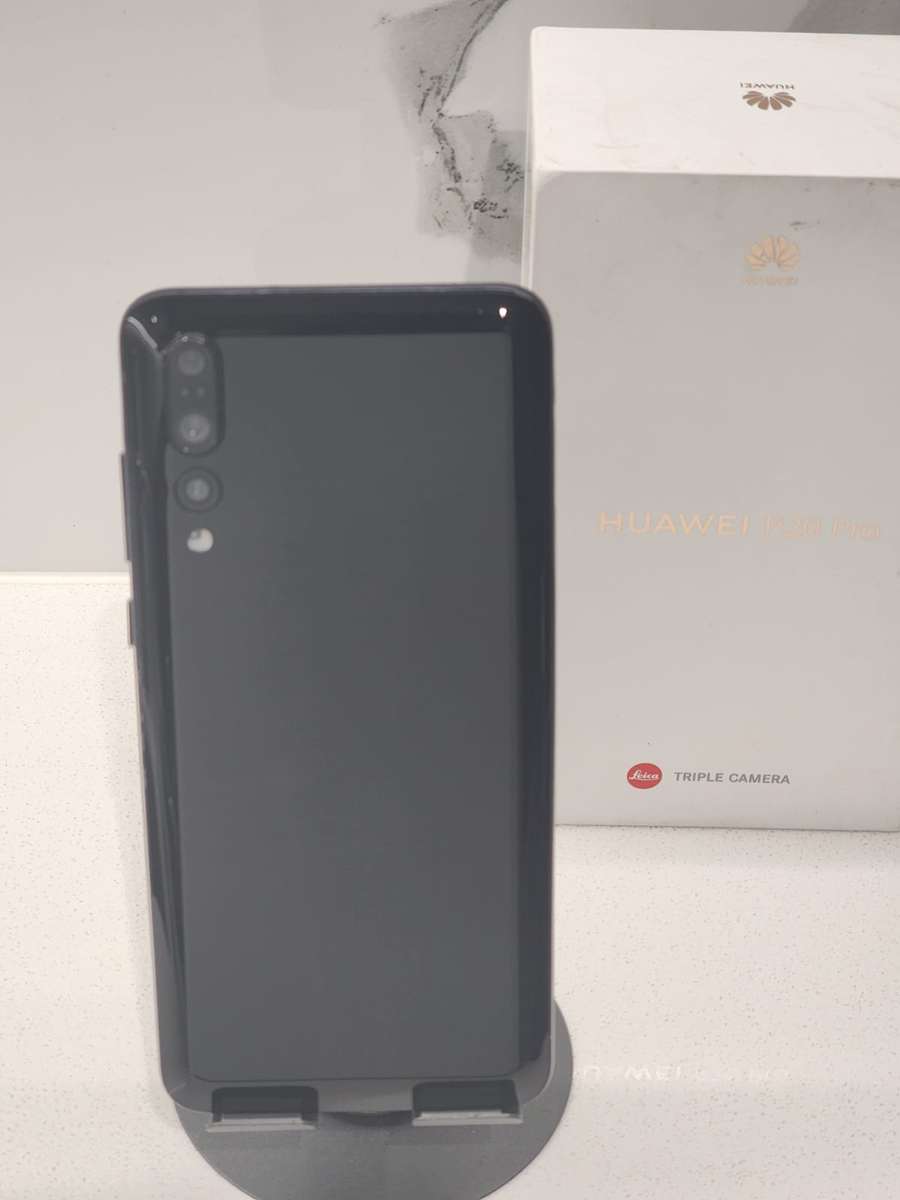 Huawei P20 Pro (128GB, Black) - OLED Display, Original Box + Cable