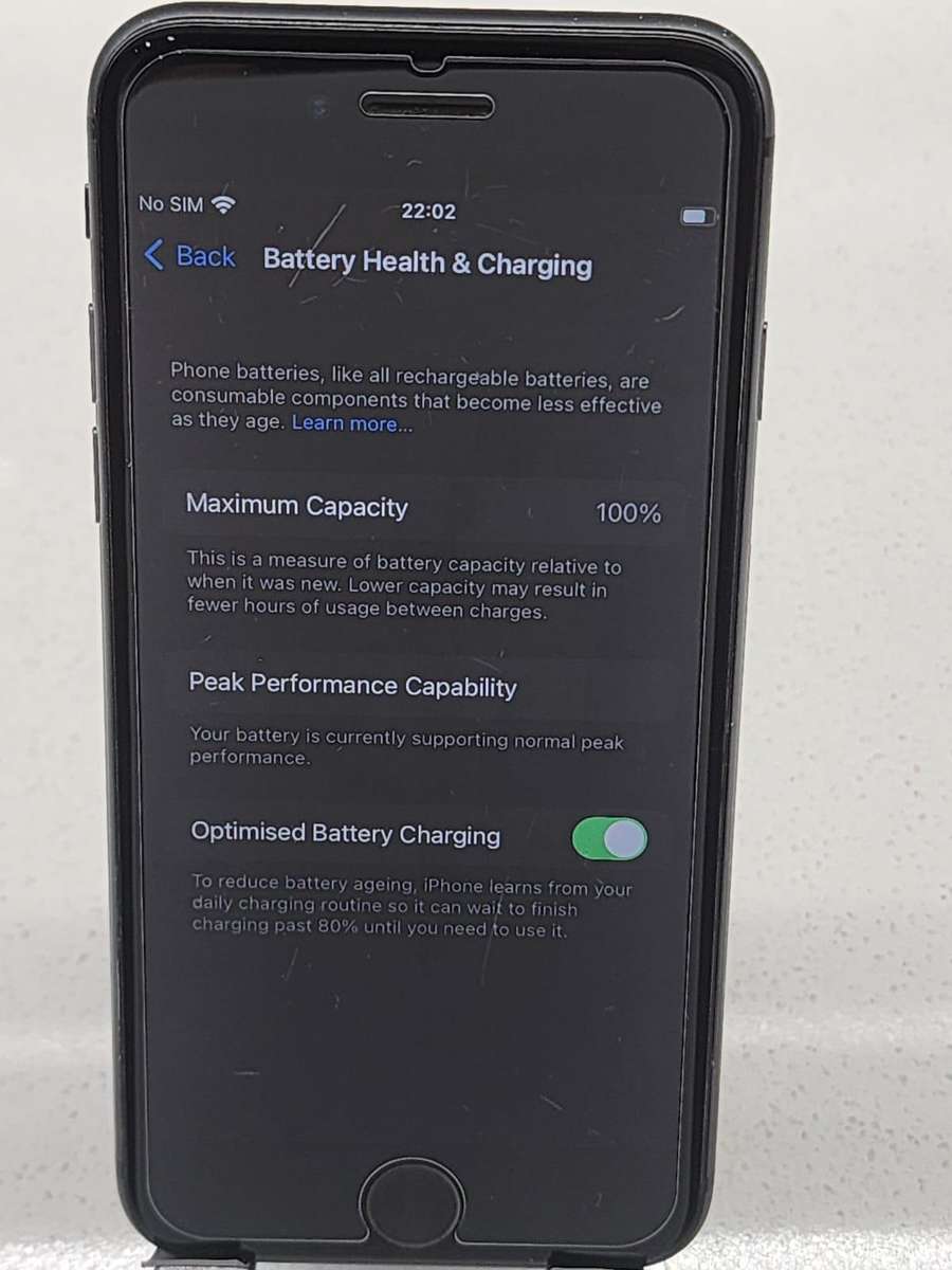 Apple iPhone 8 - 64GB - 100% Battery Health + FREE Wireless Earphones & Charging Dock!