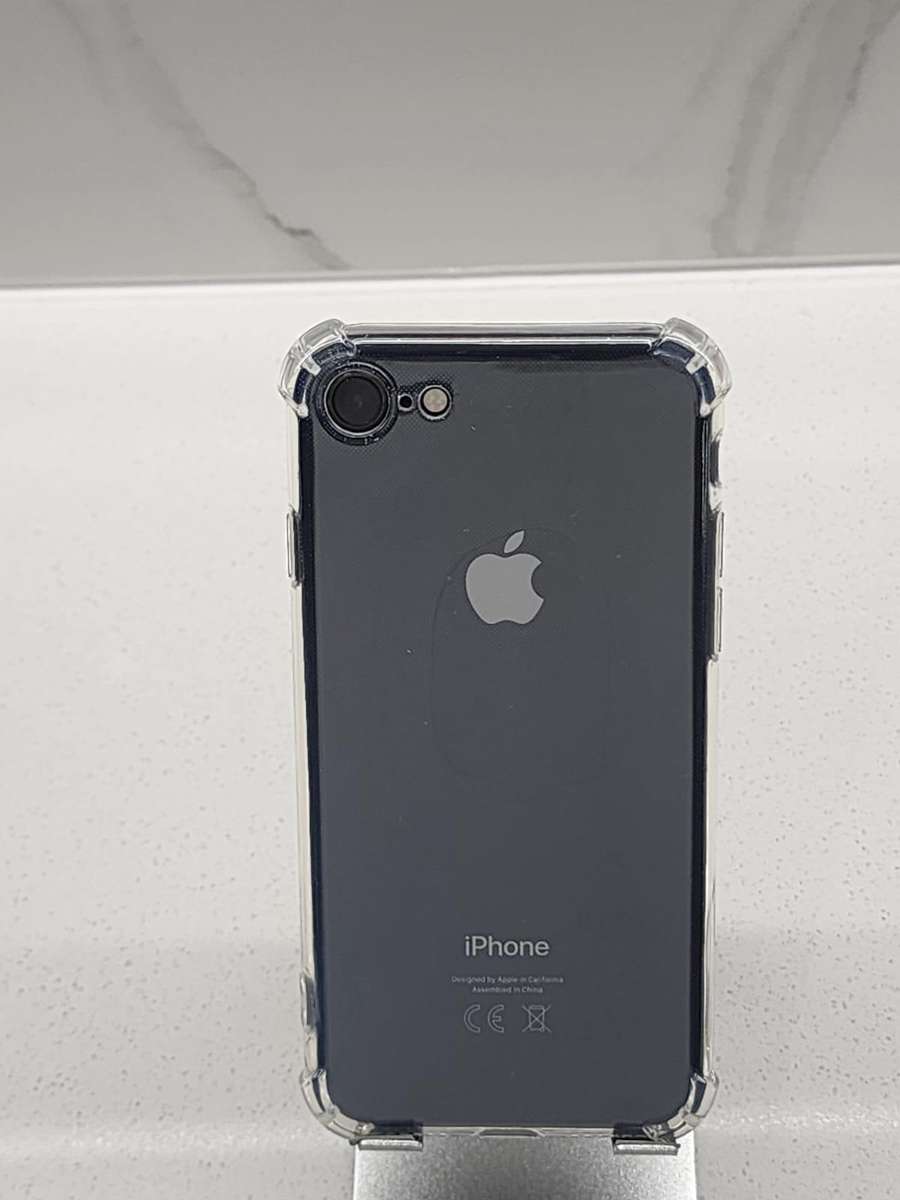 Apple iPhone 8 - 64GB - 100% Battery Health + FREE Wireless Earphones & Charging Dock!