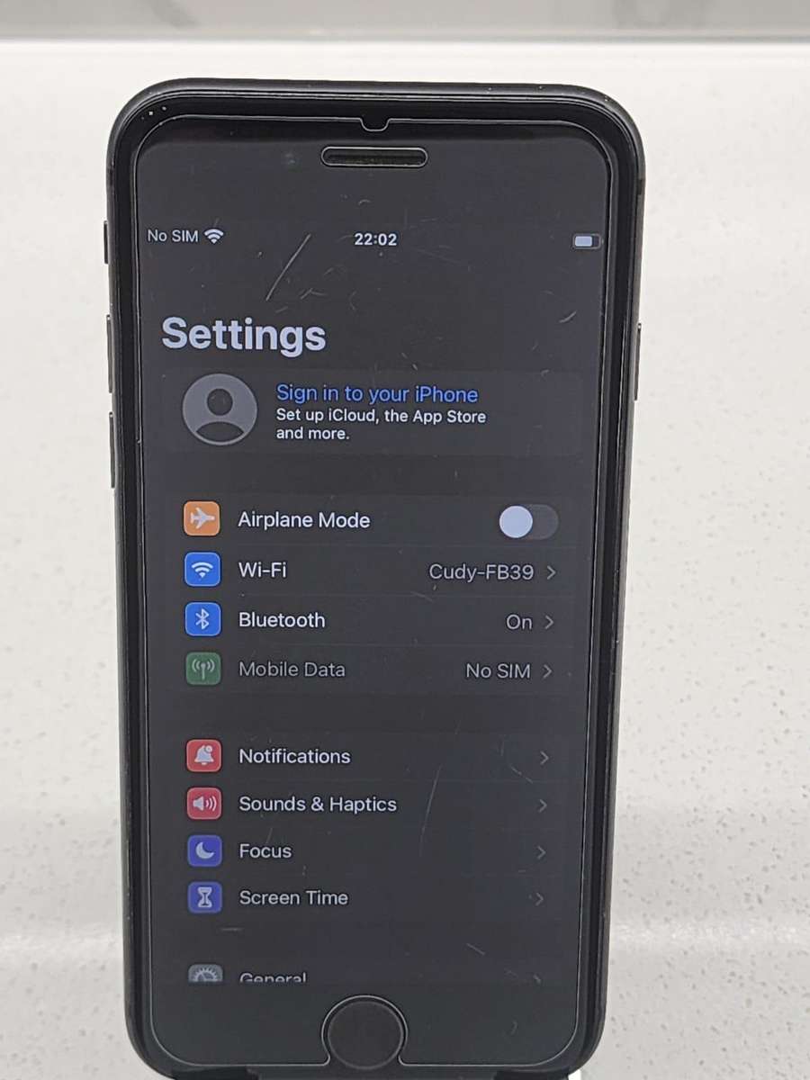 Apple iPhone 8 - 64GB - 100% Battery Health + FREE Wireless Earphones & Charging Dock!