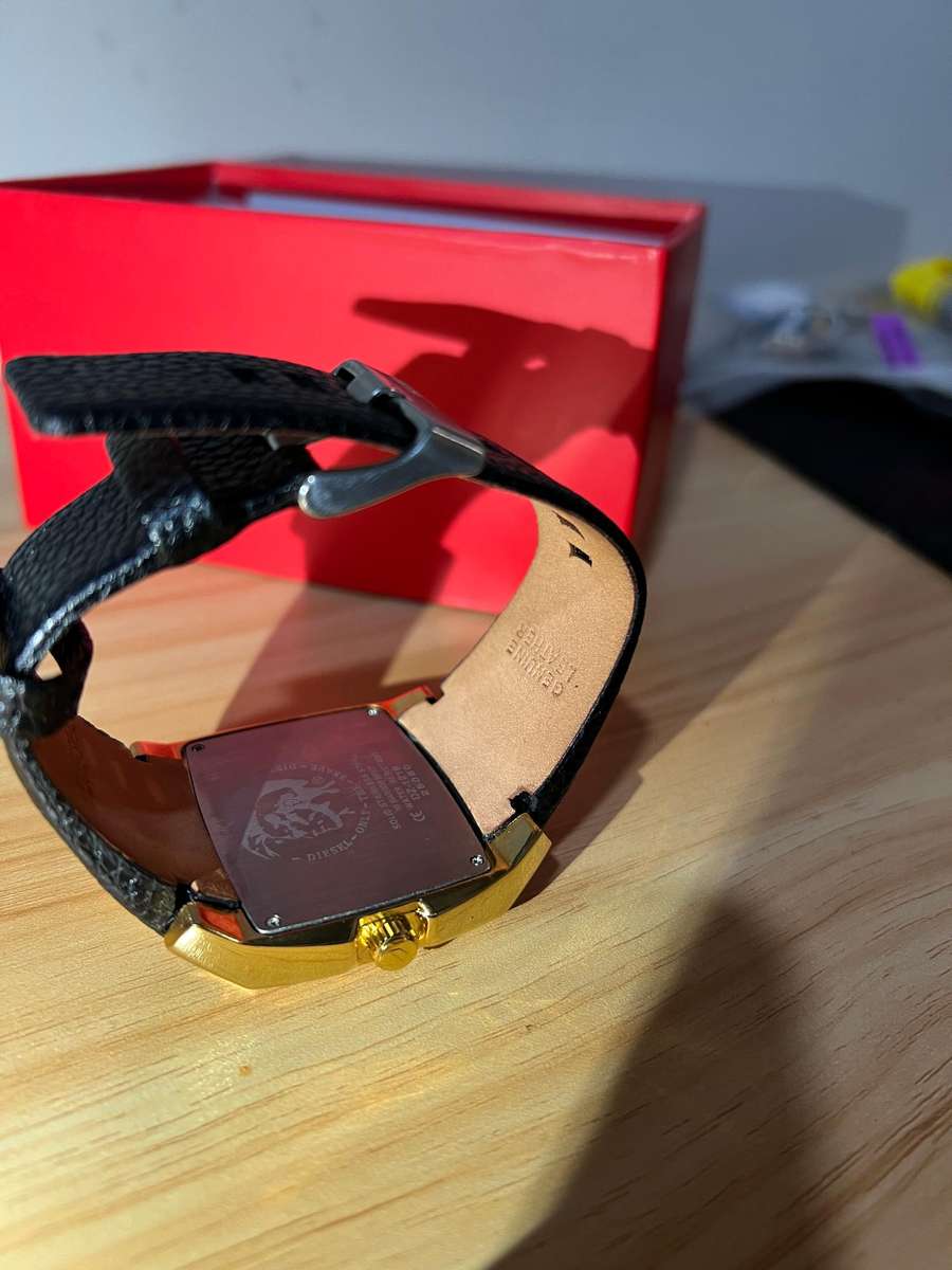 Diesel Bug Out Black Leather Strap Watch DZ1216