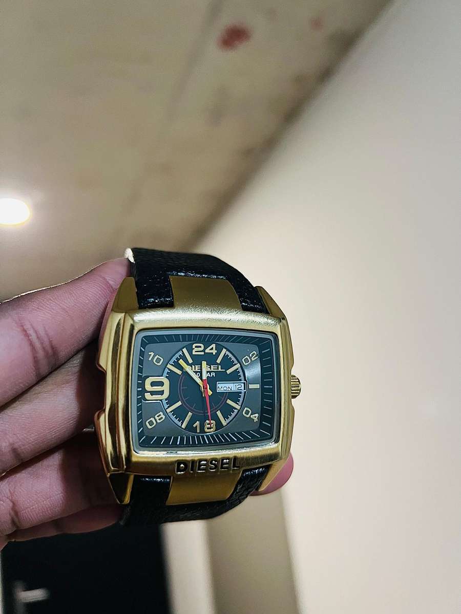 Diesel Bug Out Black Leather Strap Watch DZ1216