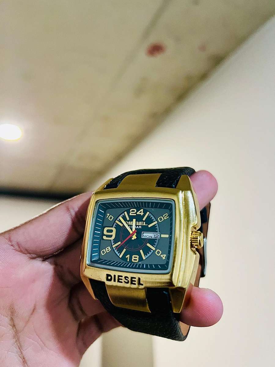 Diesel Bug Out Black Leather Strap Watch DZ1216