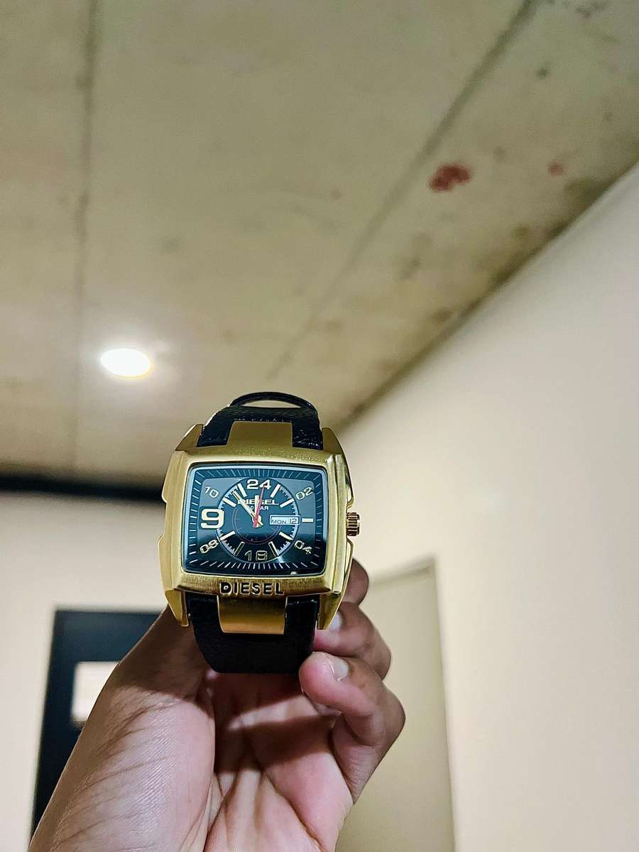 Diesel Bug Out Black Leather Strap Watch DZ1216