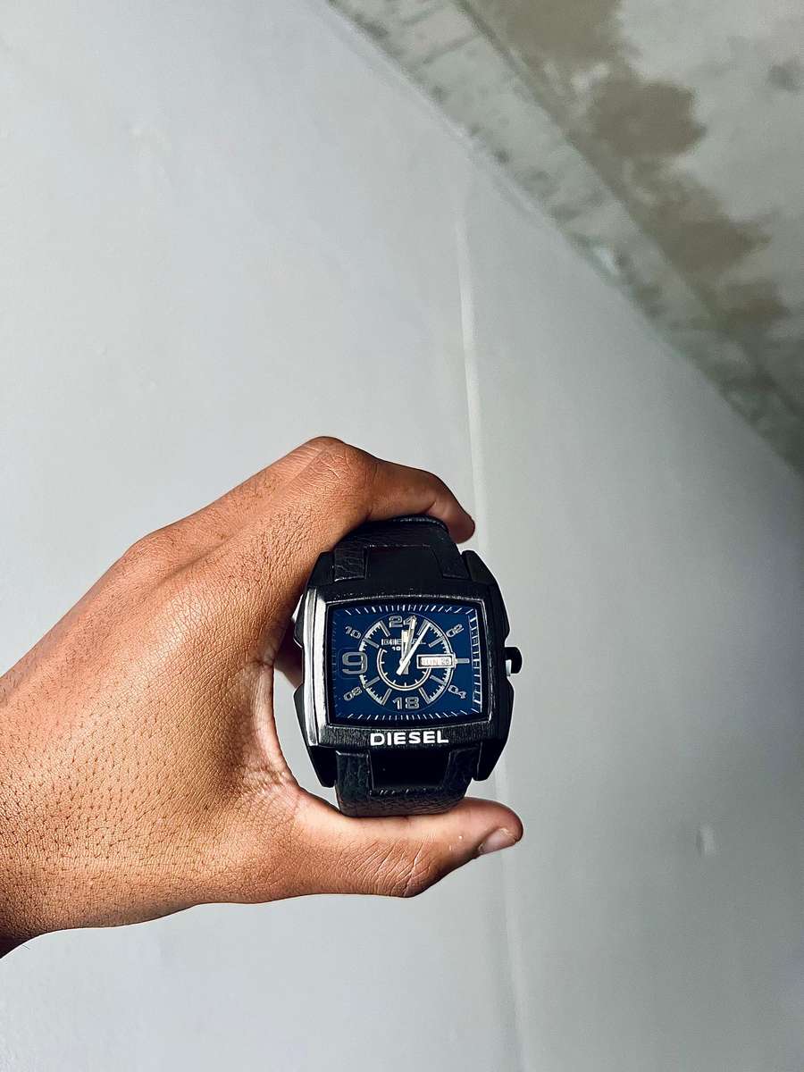 Diesel Bug Out Black Leather Strap Watch DZ1216