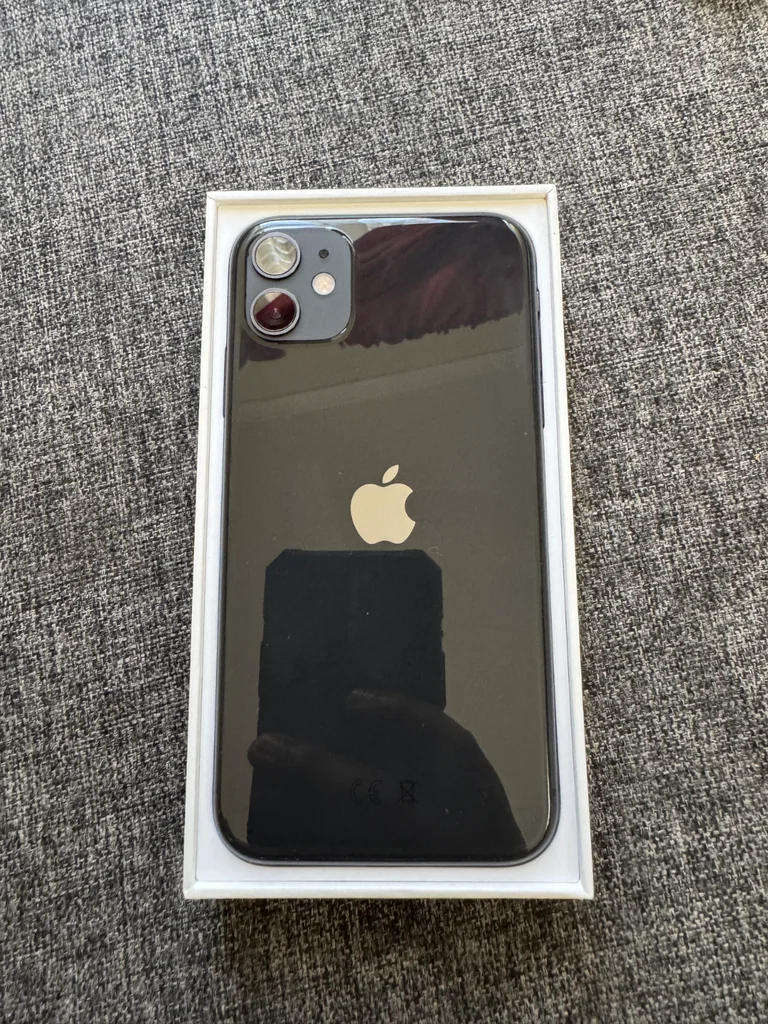 iPhone 11 - 64Gb