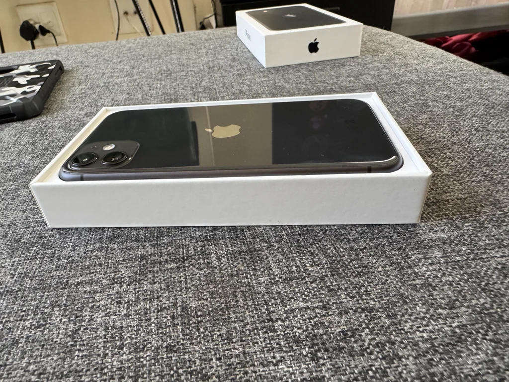 iPhone 11 - 64Gb