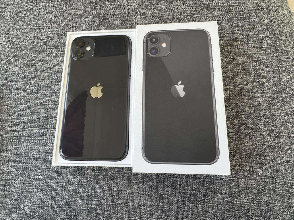iPhone 11 - 64Gb