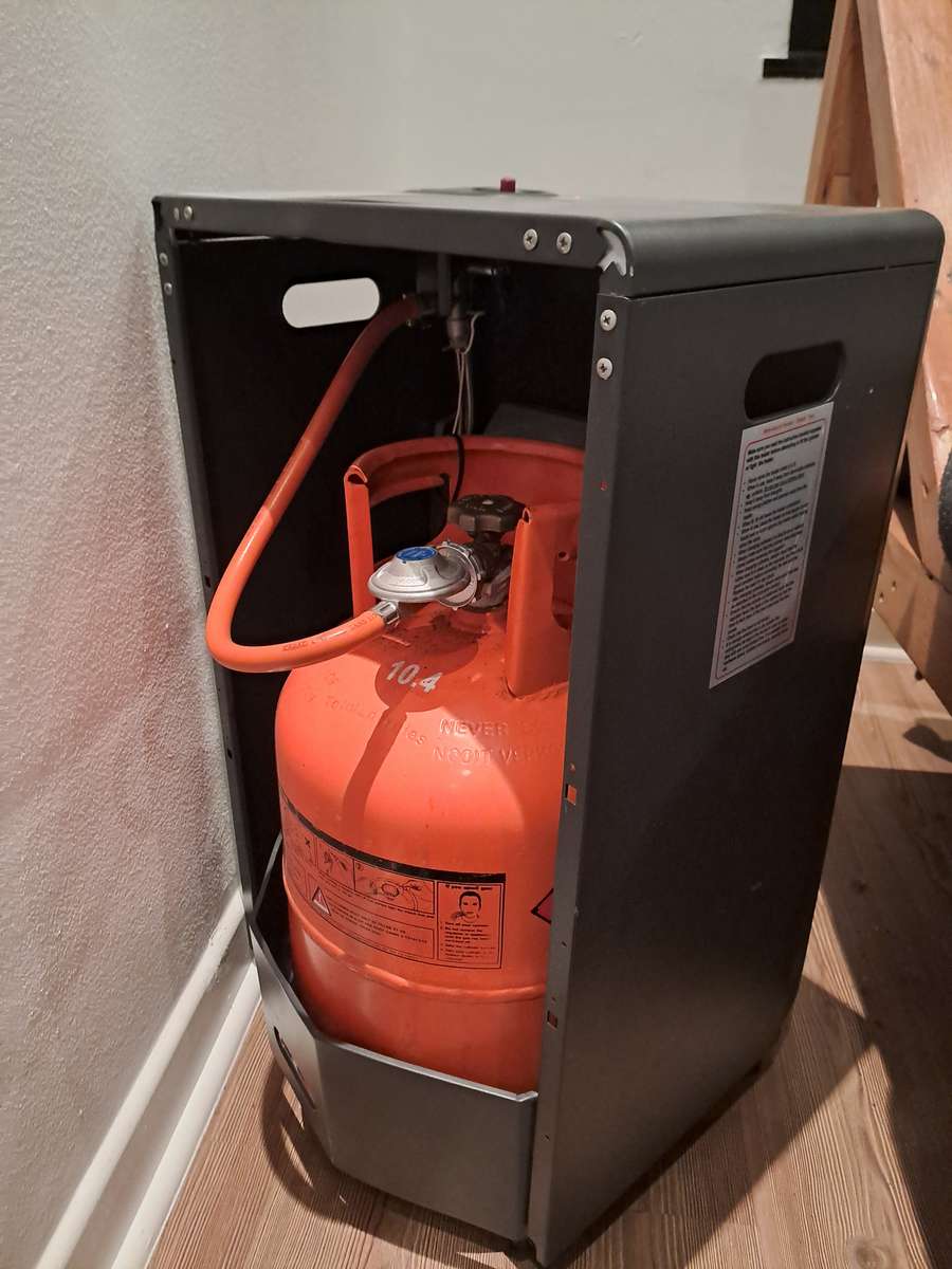 Cadec Gas Heater with Gas Cylinder
