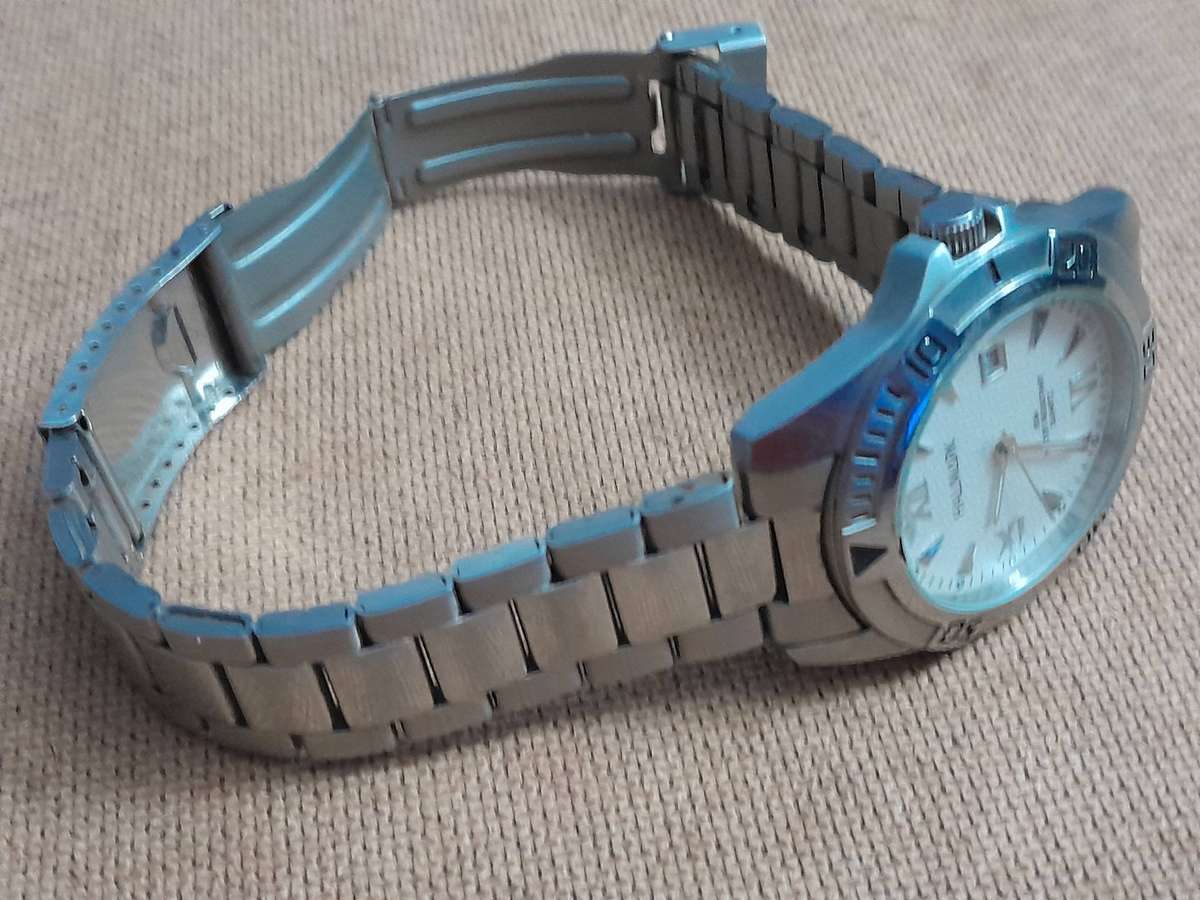 Hallmark Men's Quartz Watch (50m water resistant)