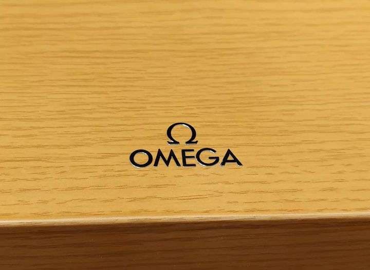 Omega Double Original New Watch Genuine Wood Box Speedmaster