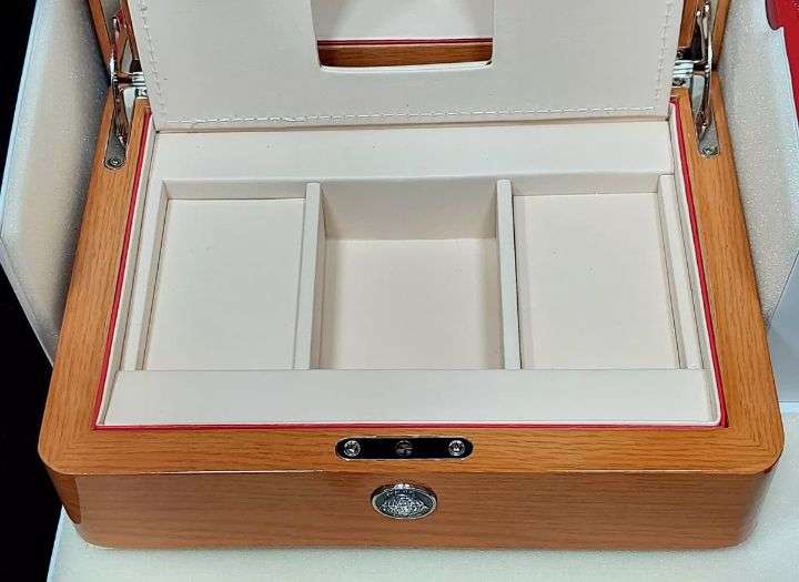 Omega Double Original New Watch Genuine Wood Box Speedmaster