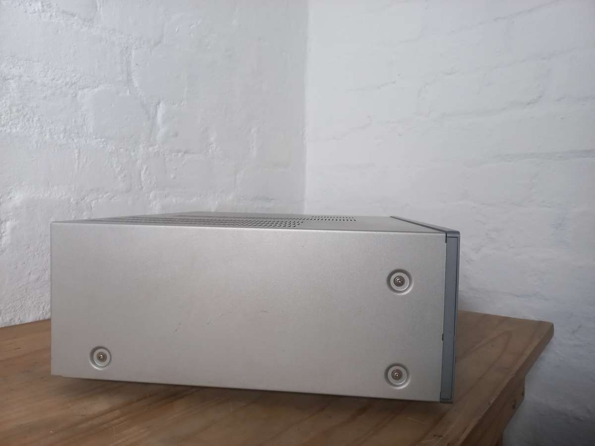 NAD T754 Surround Sound Receiver