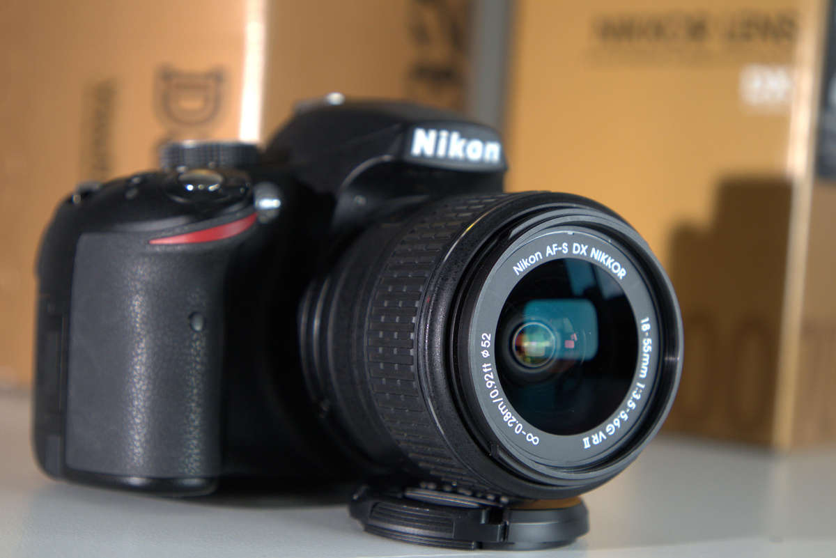 Nikon D3200 DSLR Camera Kit ( 24 Megapixel / 4 fps )