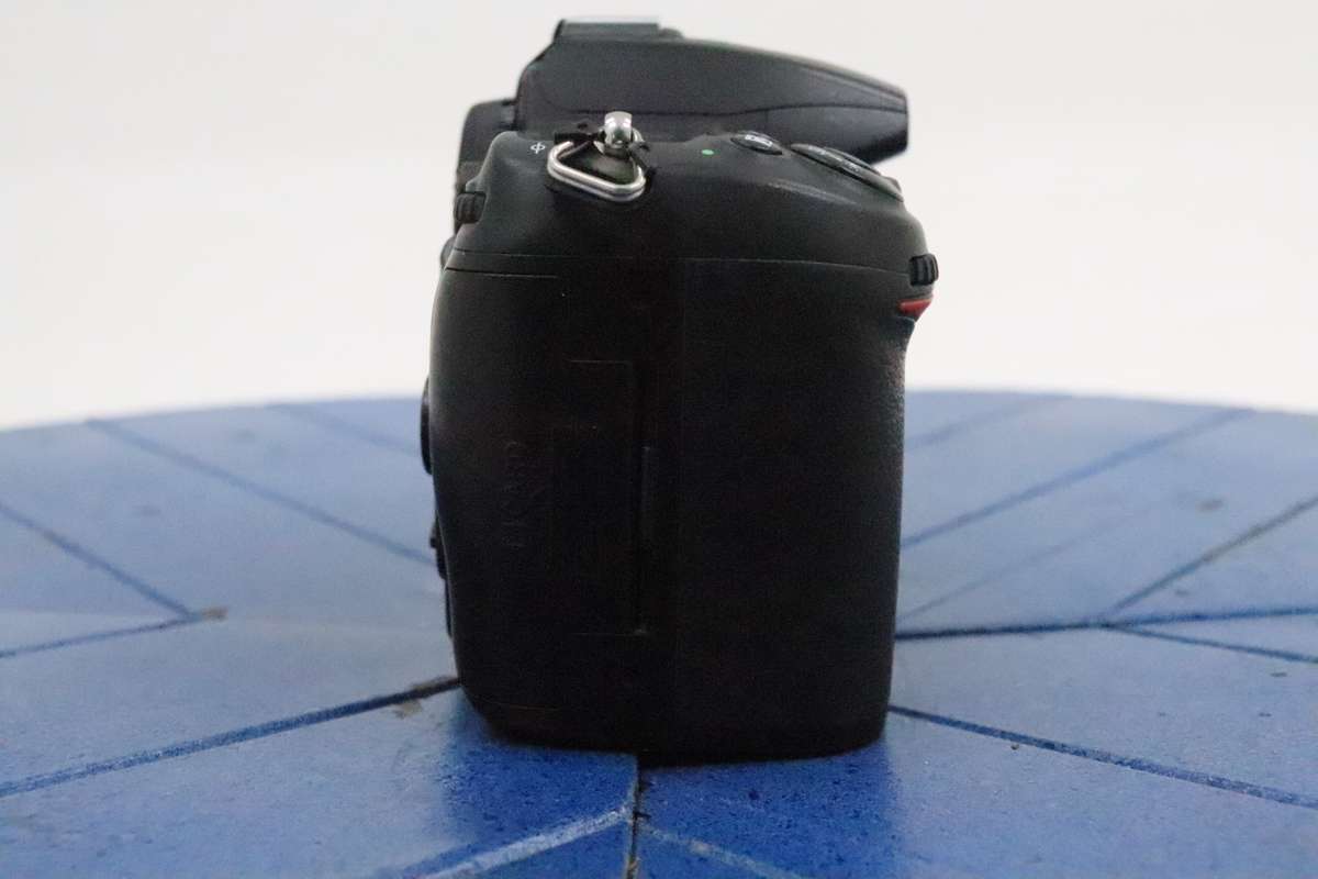 Nikon D7000 DSLR Camera Body