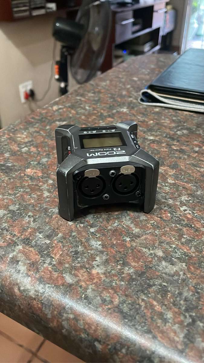 Zoom F-3 Audio Recorder