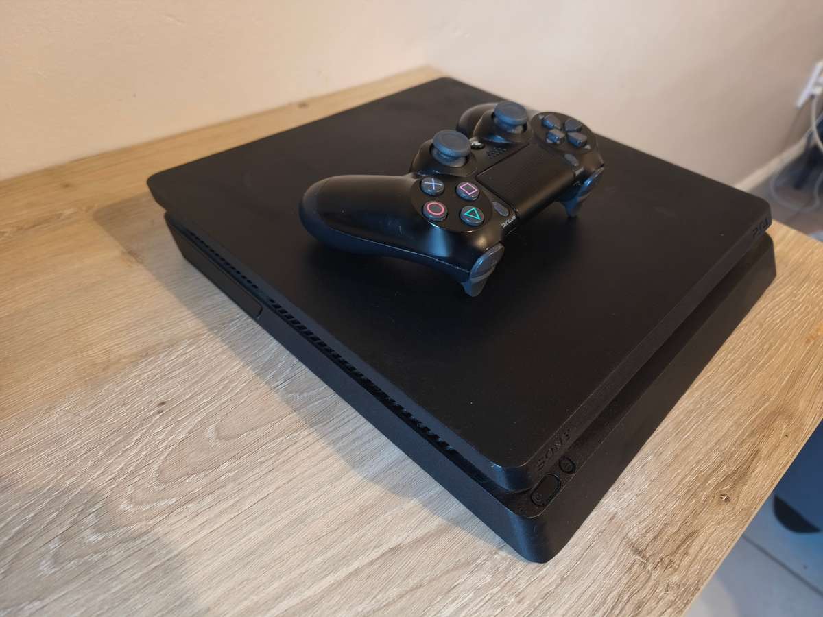 Playstation 4 slim 500 GB