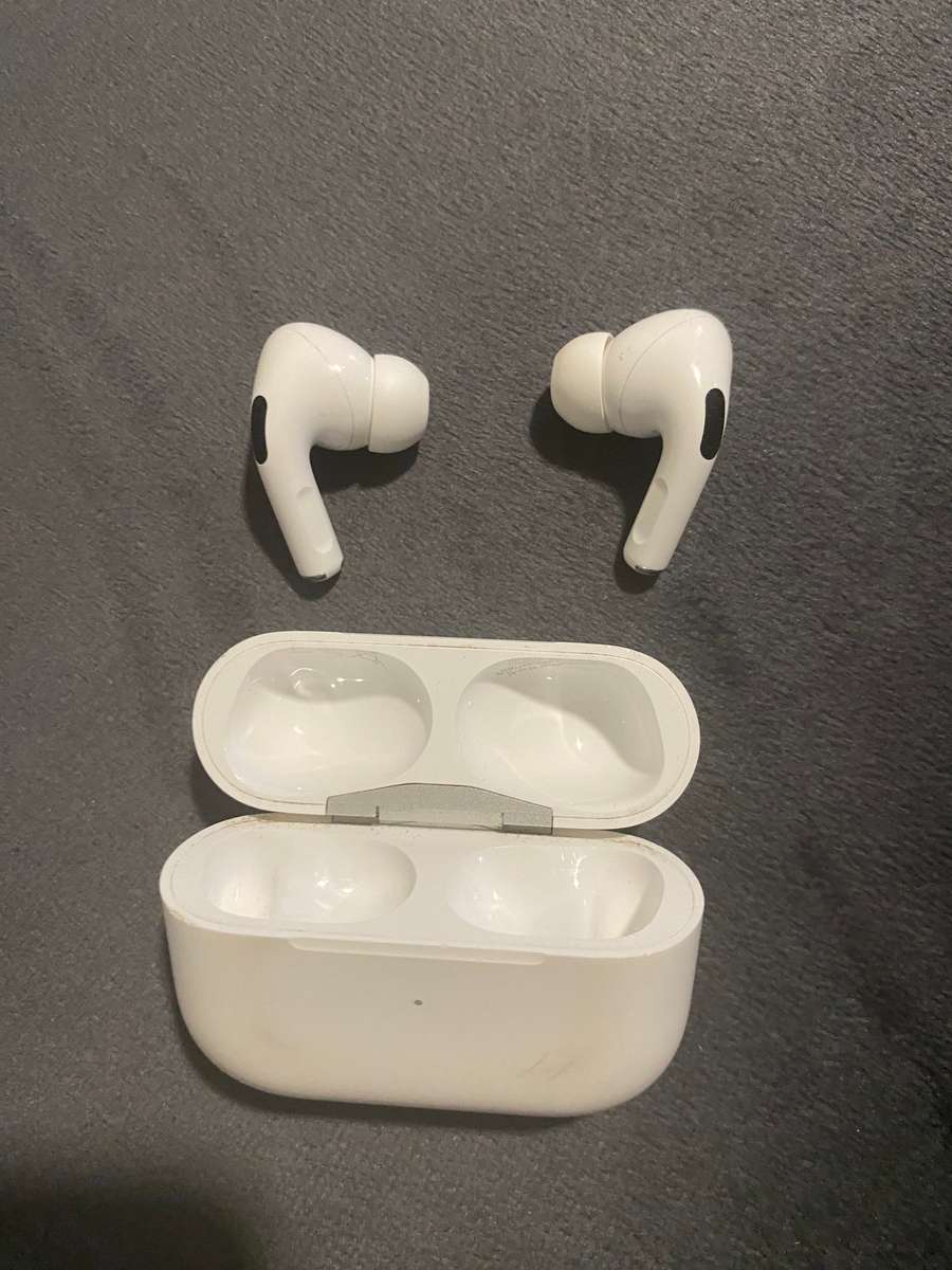 AirPods Pro (1st Generation)  Second Hand, Good Condition