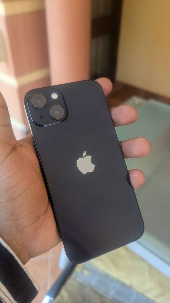 Apple iPhone 13 256GB Black - A2633 Midnight - USB Cable, Screen Protector, Cover