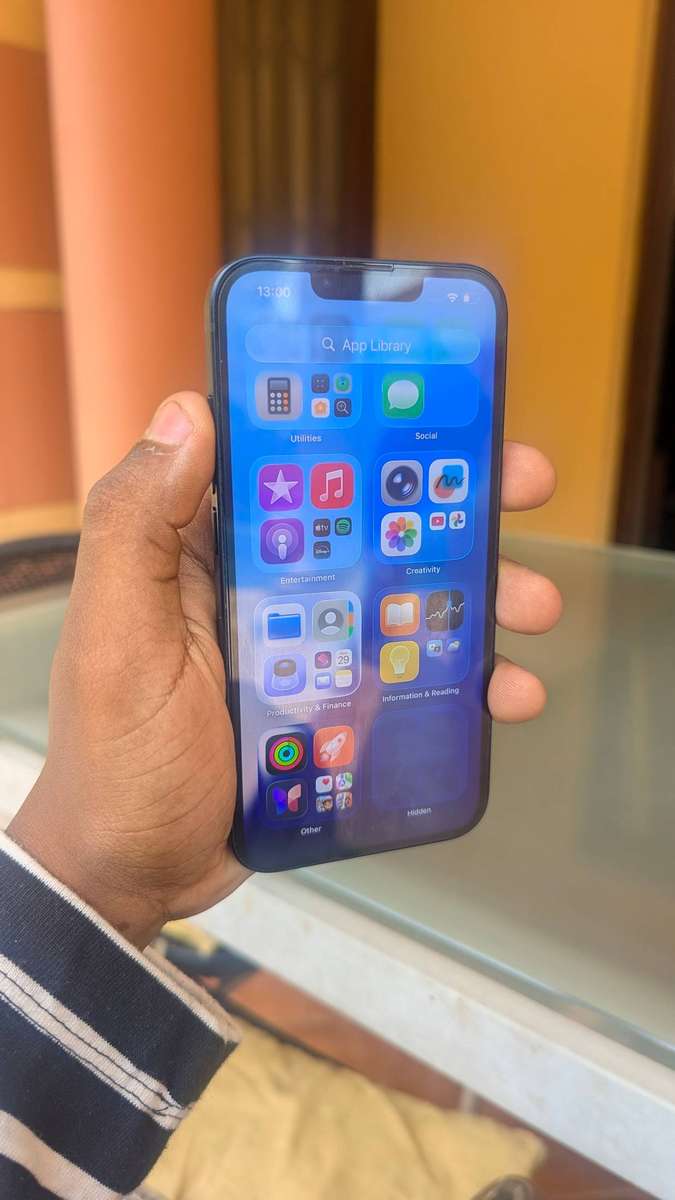 Apple iPhone 13 256GB Black - A2633 Midnight - USB Cable, Screen Protector, Cover