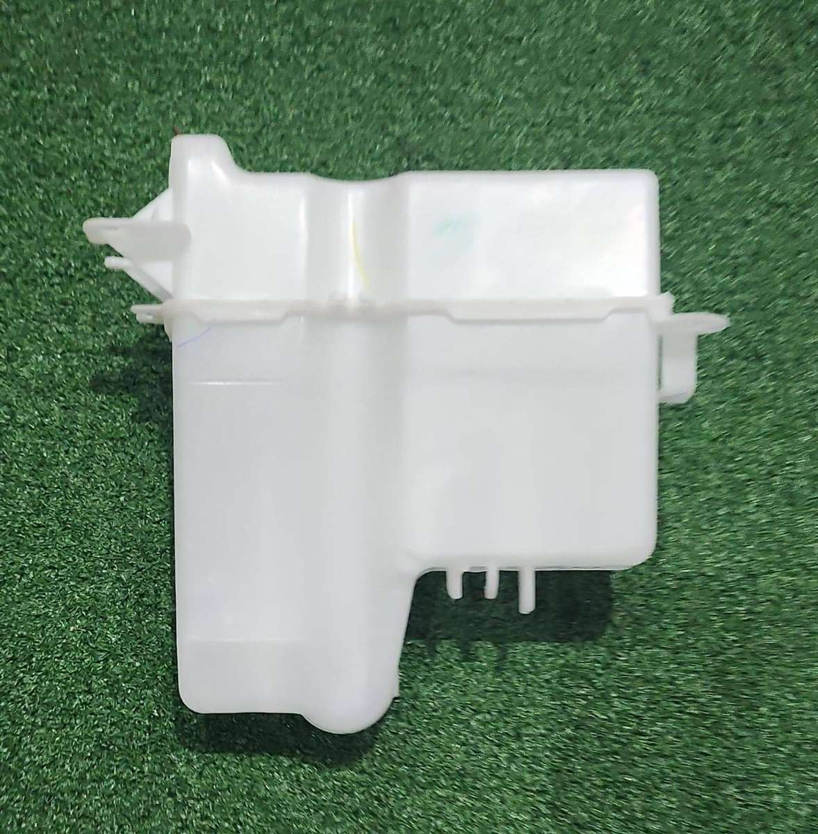 SUZUKI SPRESSO WINDSCREEN WASHER BOTTLE