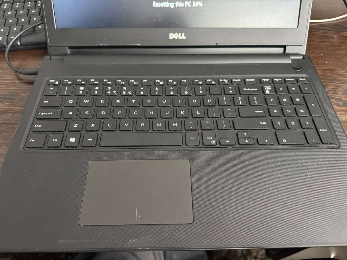 Dell Inspiron 15 3573 Laptop with charger