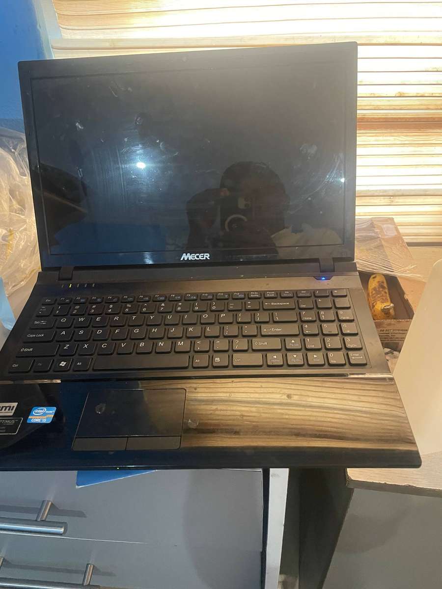 Mecer Laptop core i5