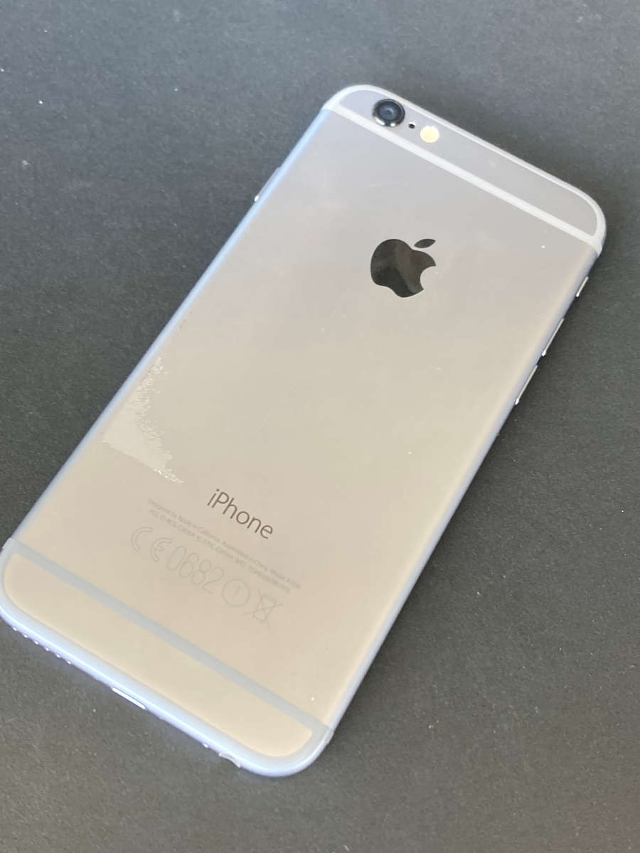 Apple iPhone 6 (64GB, Space Gray)