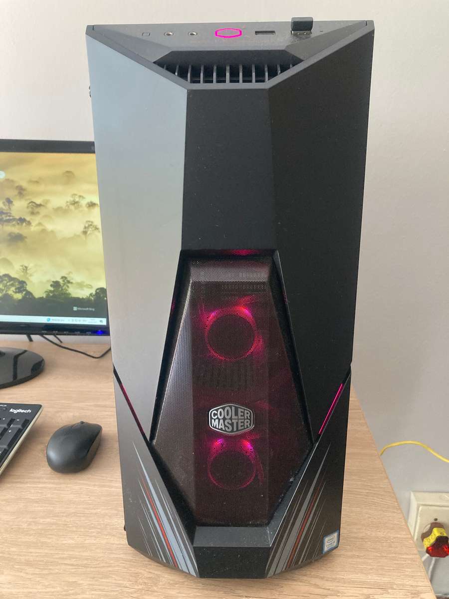 Complete Gaming PC Setup - Custom PC, Samsung Monitor, Wireless Mouse, Webcam, Microphone & Keyboard