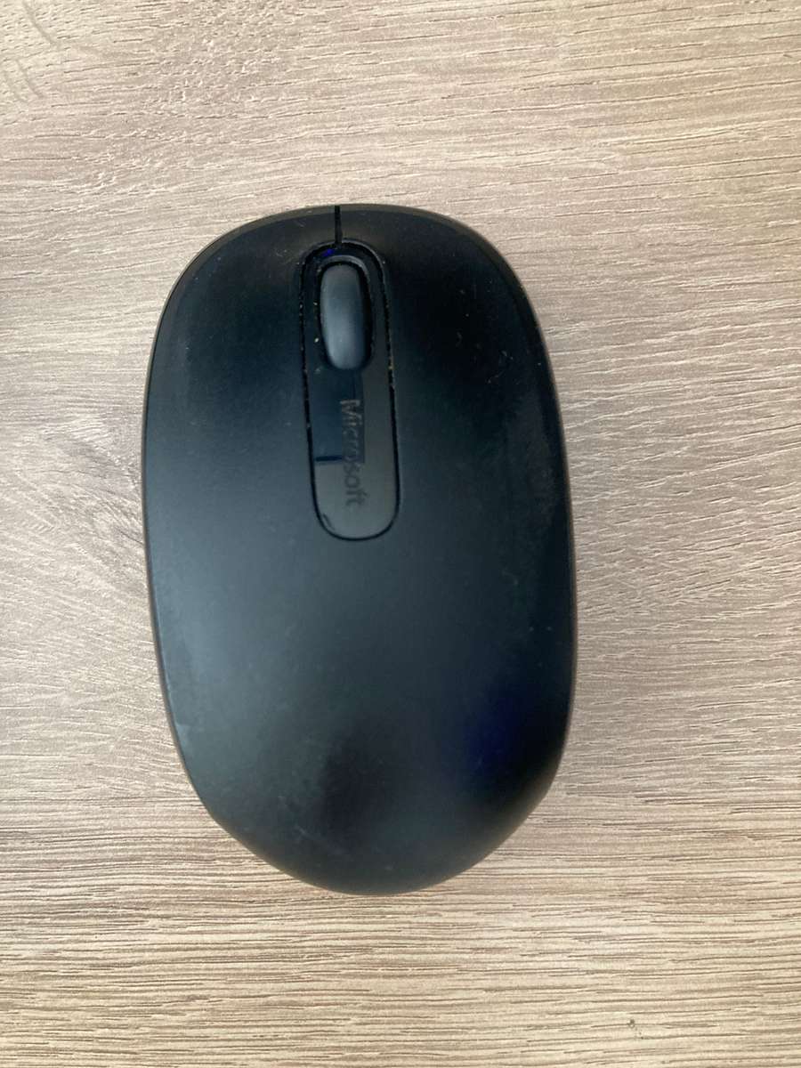 Complete Gaming PC Setup - Custom PC, Samsung Monitor, Wireless Mouse, Webcam, Microphone & Keyboard