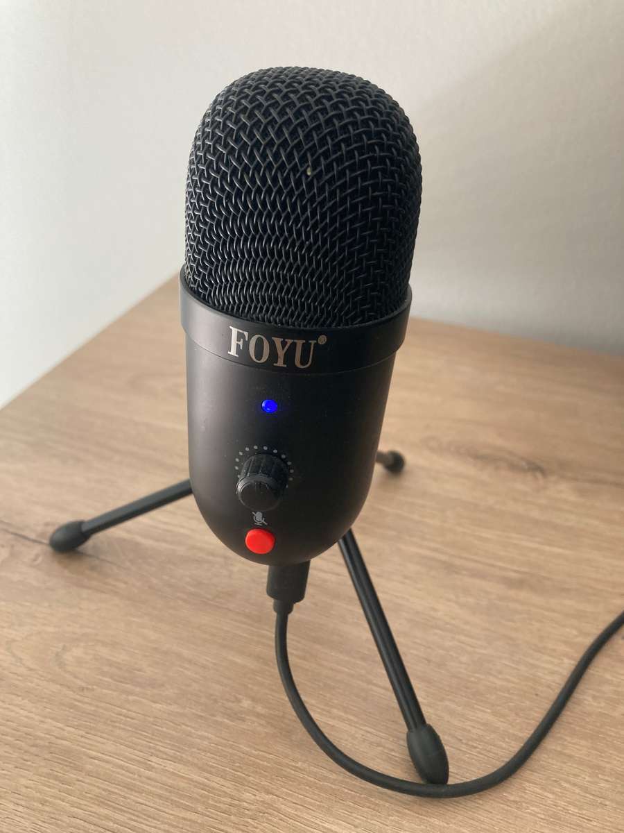 Complete Gaming PC Setup - Custom PC, Samsung Monitor, Wireless Mouse, Webcam, Microphone & Keyboard