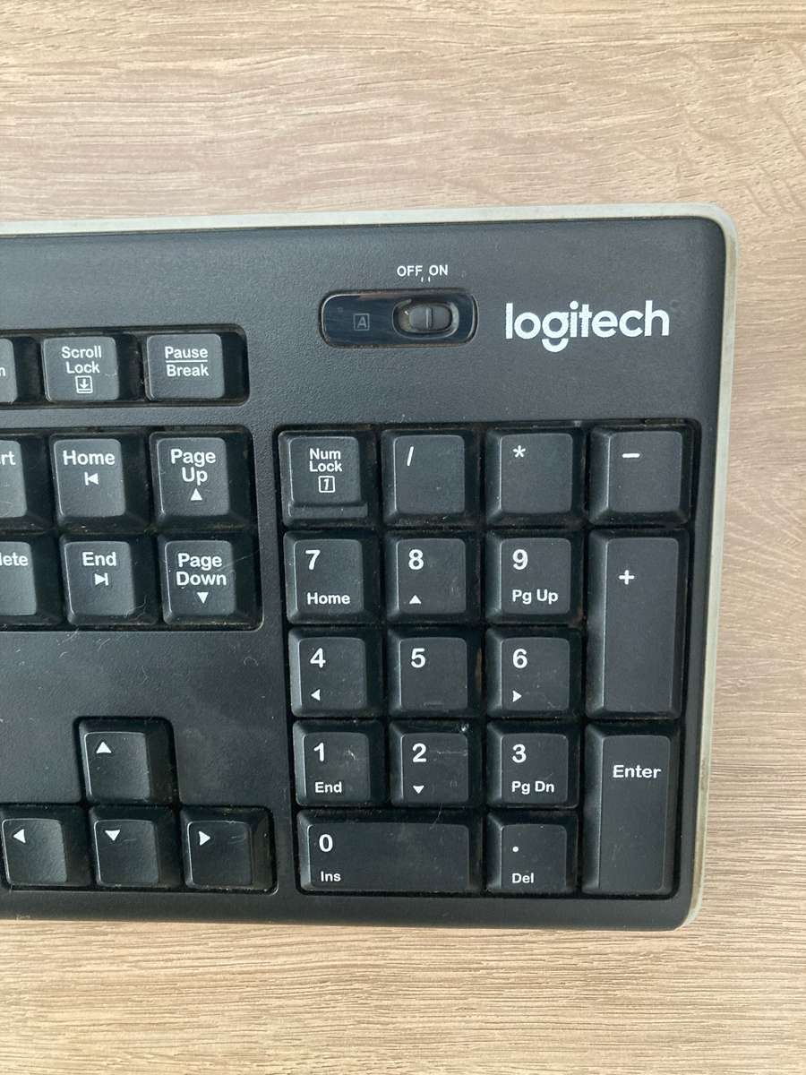 Complete Gaming PC Setup - Custom PC, Samsung Monitor, Wireless Mouse, Webcam, Microphone & Keyboard