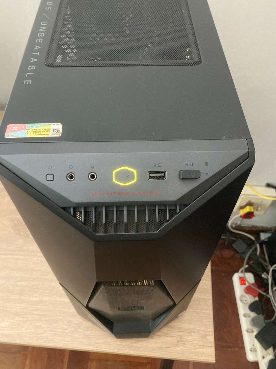 Complete Gaming PC Setup - Custom PC, Samsung Monitor, Wireless Mouse, Webcam, Microphone & Keyboard