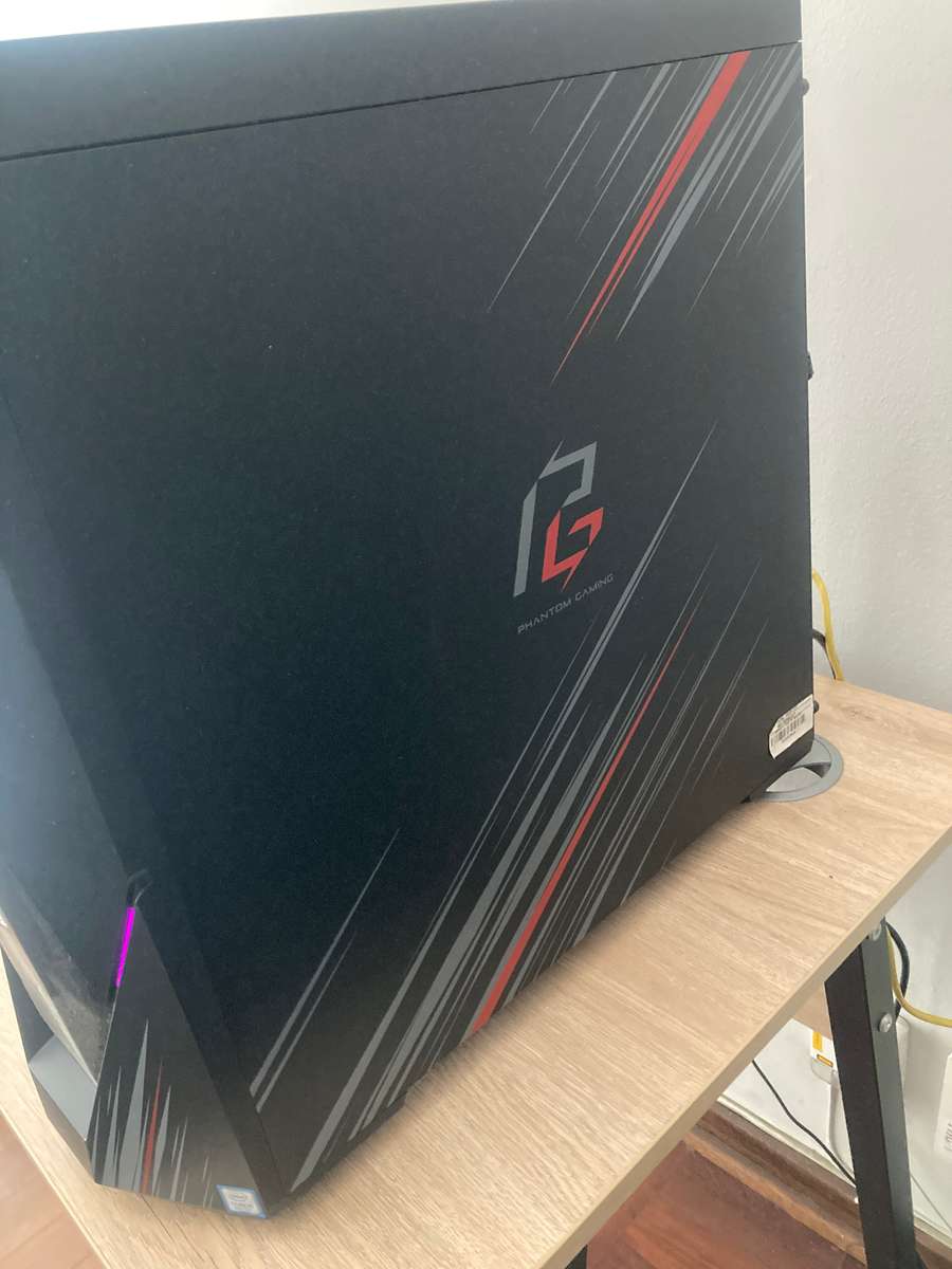 Complete Gaming PC Setup - Custom PC, Samsung Monitor, Wireless Mouse, Webcam, Microphone & Keyboard