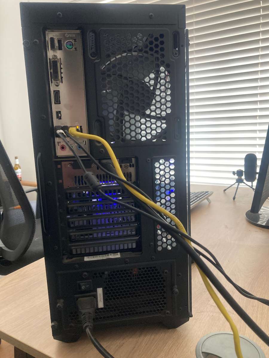 Complete Gaming PC Setup - Custom PC, Samsung Monitor, Wireless Mouse, Webcam, Microphone & Keyboard