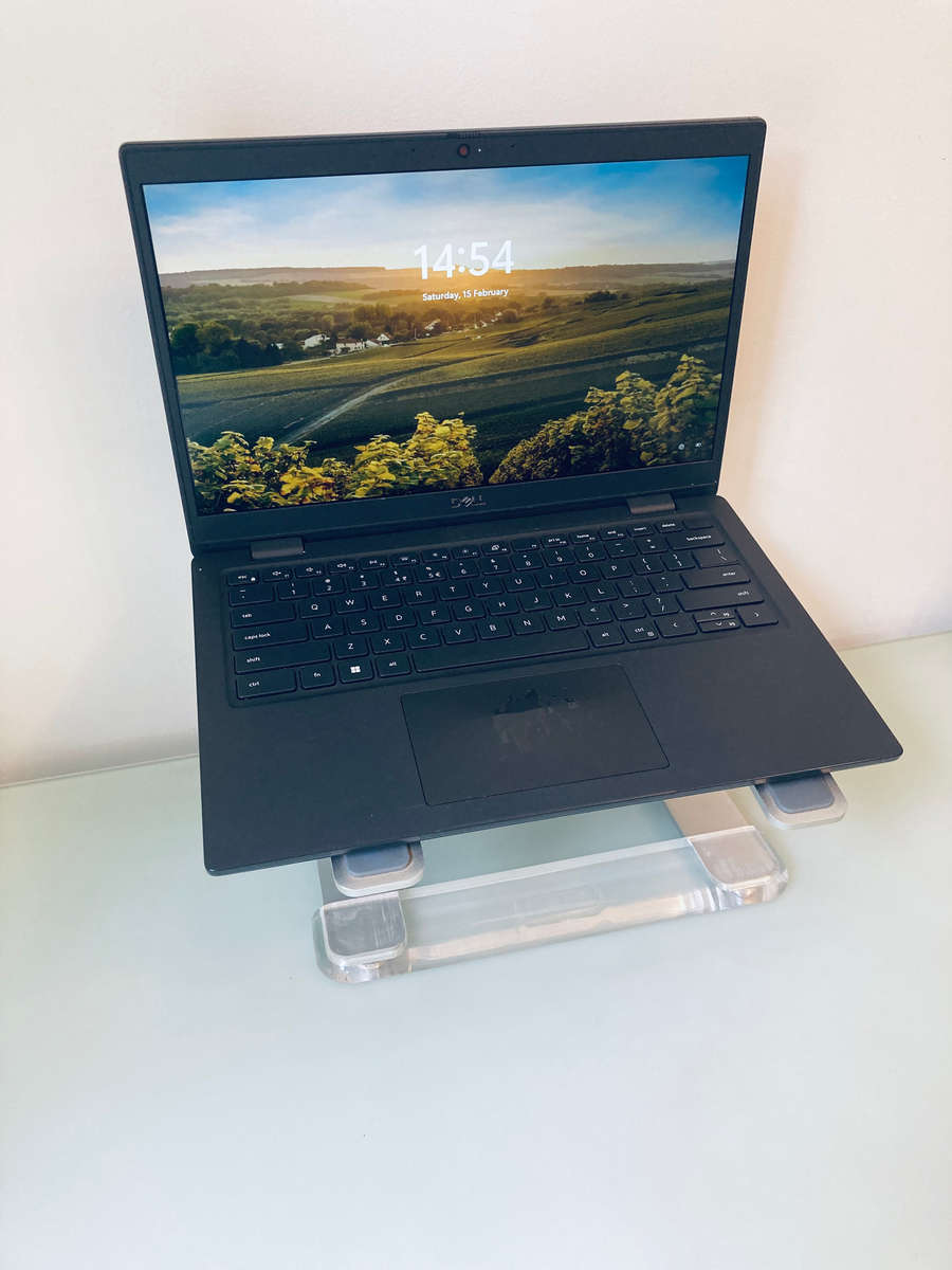 Dell Latitude 3420 (i5-1135G7, 8GB RAM, 256GB SSD) - 14" FHD - Some Cosmetic Wear and Tear