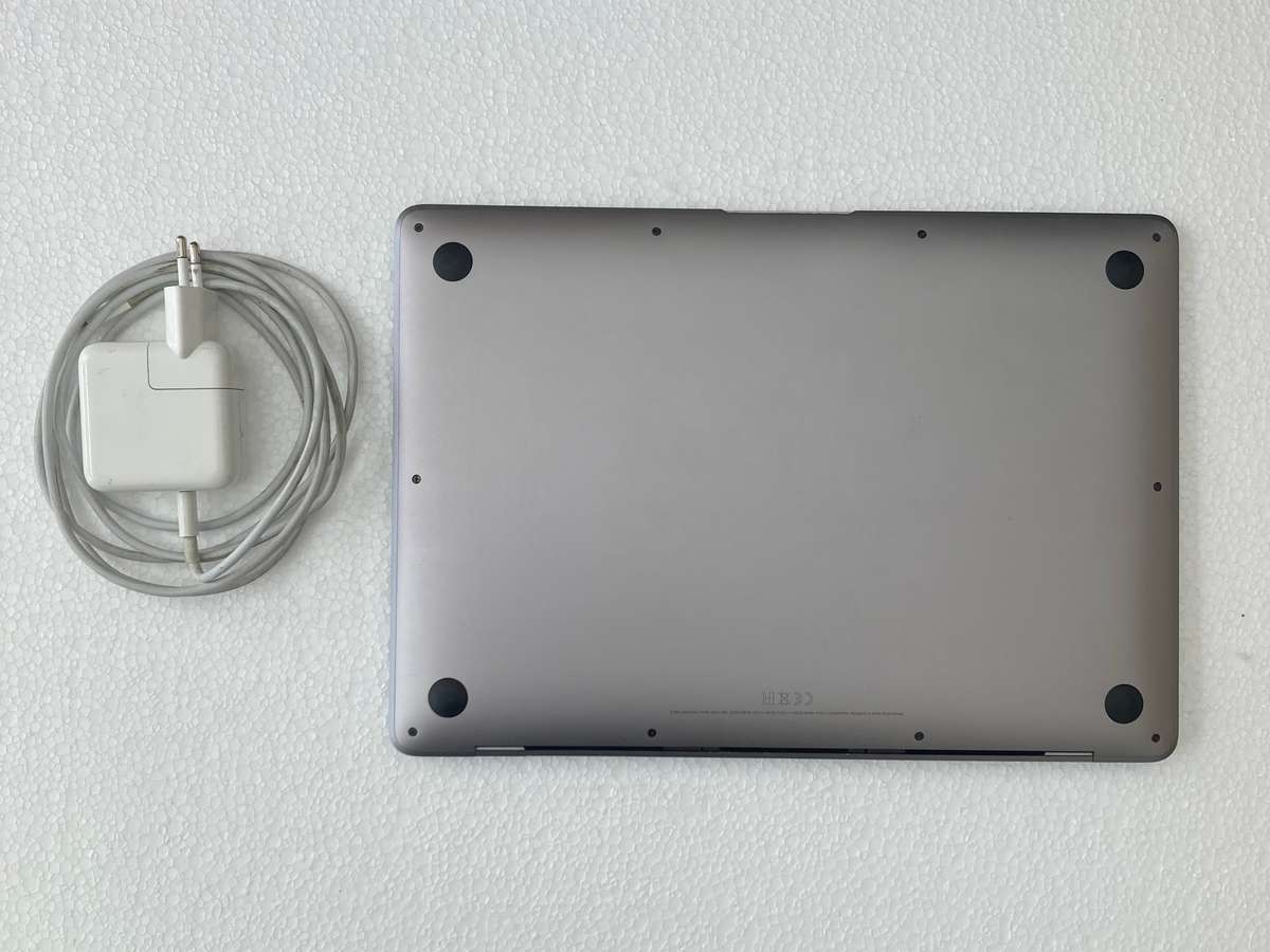 MacBook Air 13" M1 (2020) 8GB RAM 256GB SSD