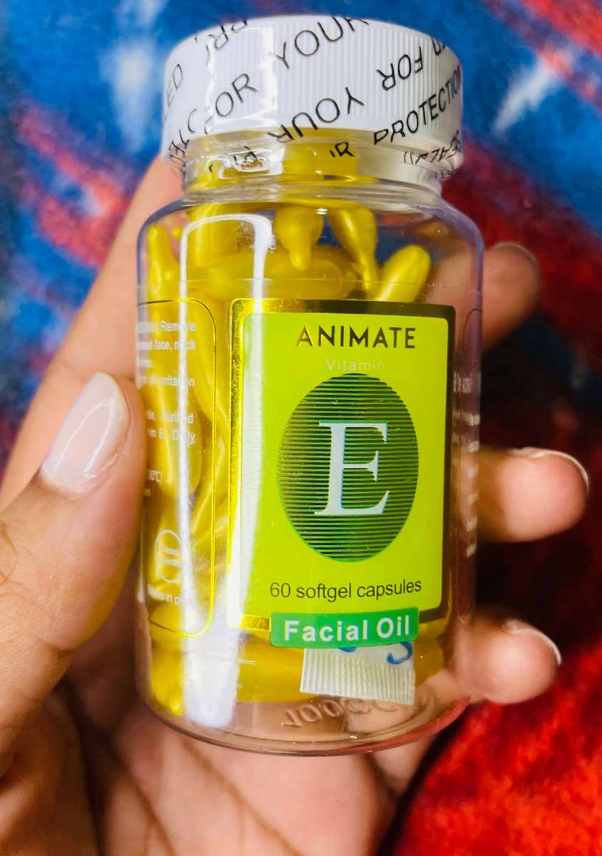 Vitamin E glow oil capsules