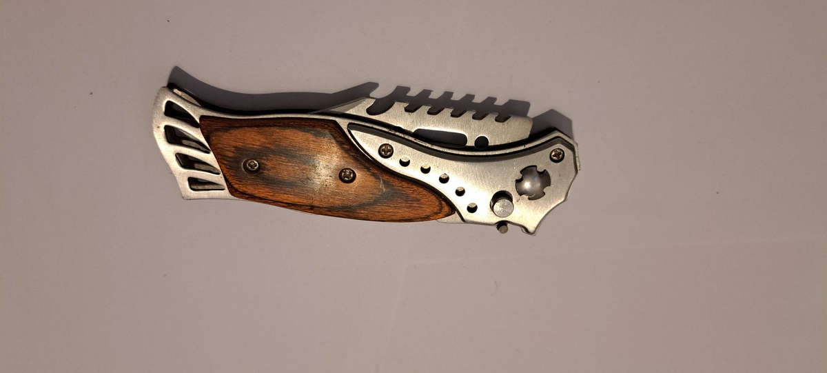 Broken Metal Flick Knife