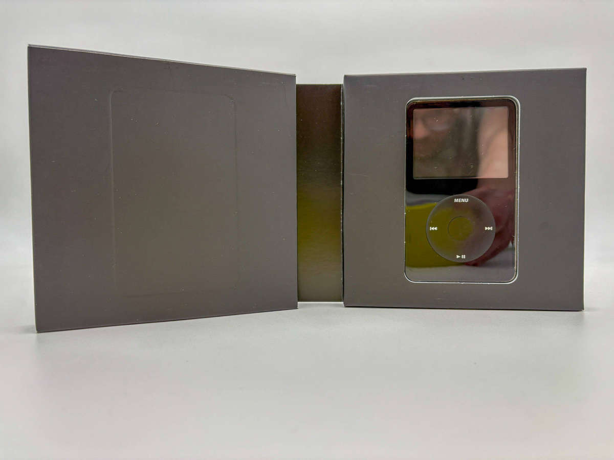 Apple iPod Video  80GB (5th Gen Enhanced, Black)  Model MA450FB/A